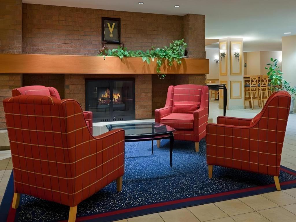 Holiday Inn Express Toronto East - Scarborough By Ihg Bagian luar foto